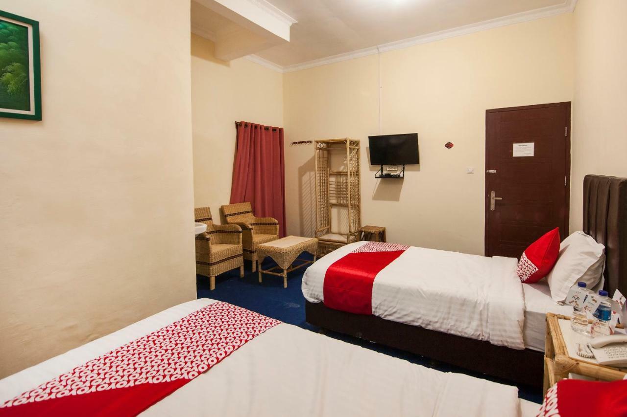 Oyo 719 Penginapan Panatapan Almonsari Resort Siborongborong Kültér fotó
